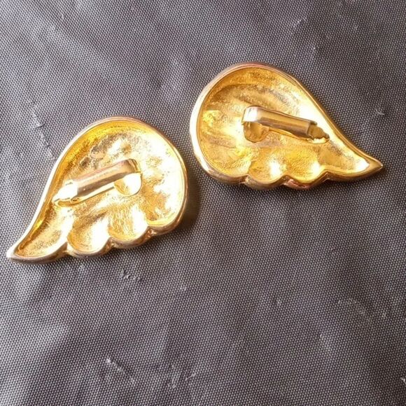 Beautiful clip on earrings - Picture 3 of 3